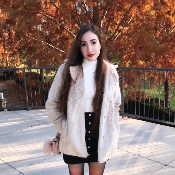 Meet your Posher, Steph - Picture 2 of 6